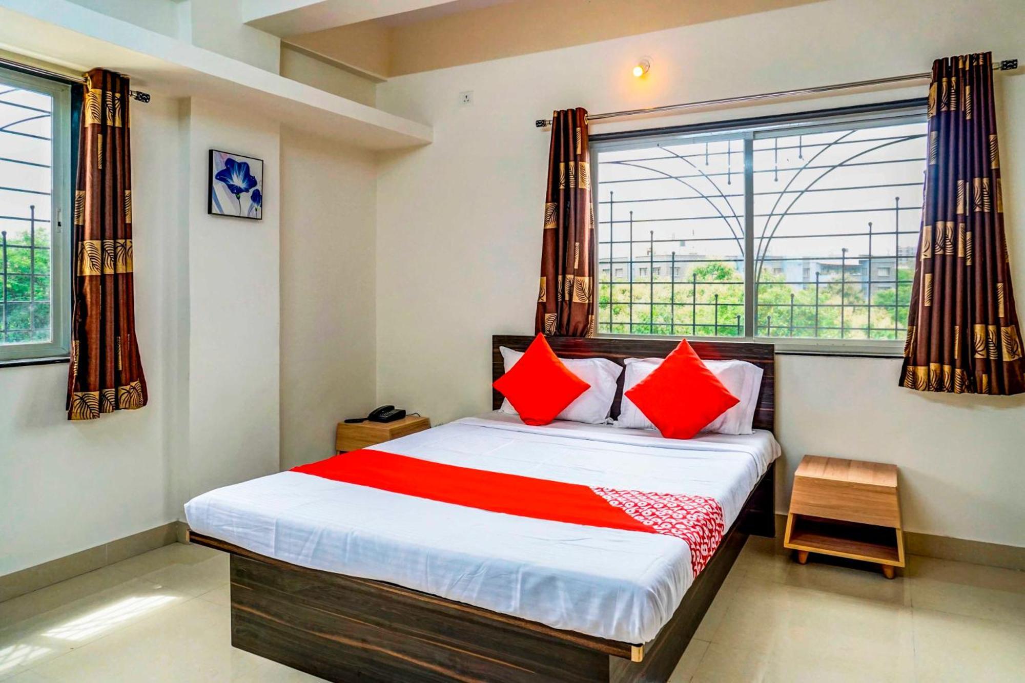 Hotel O Komfort Inn ปูเน่ ภายนอก รูปภาพ