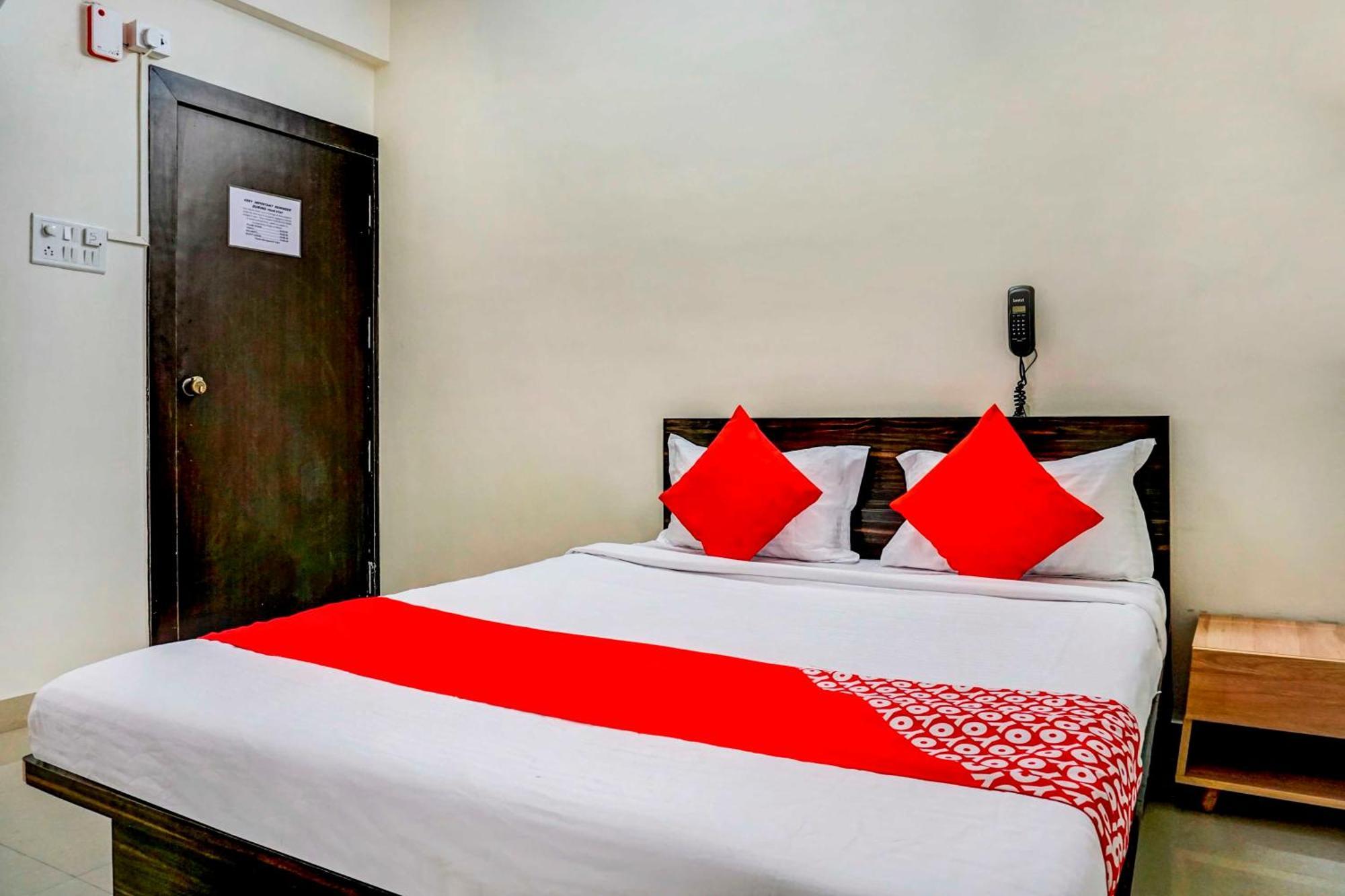Hotel O Komfort Inn ปูเน่ ภายนอก รูปภาพ